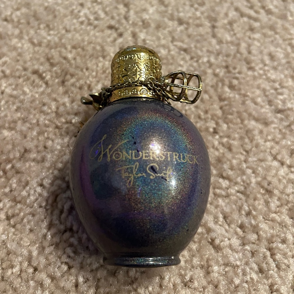 Wonderstruck by Taylor Swift Perfume